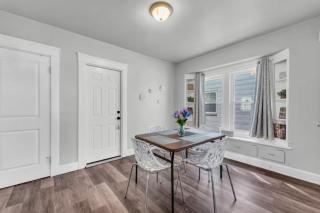 Bright 2BR South Hills - Old Brooklyn Home - 2