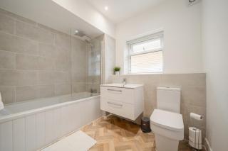 The Roost Group - 2 Bed Riverside Apartments - 8