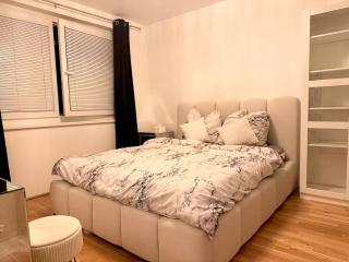 Apartment near Donau with Parking Garage - 6