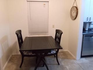 House near down town and fairgrounds - 5