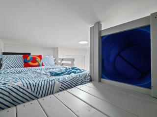 PoolTable - Hot Tub - FirePit - Games - Bunk Slide - Wet Bar - 4