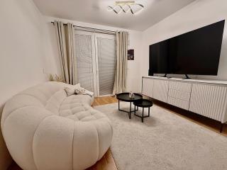 Apartment near Donau with Parking Garage - 8