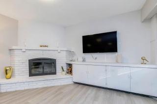 Spacious Oceanview Suite with Private Entrance - 9