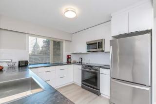 Spacious Oceanview Suite with Private Entrance - 5