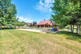 Gorgeous Eden Getaway Stunning Mountain Views and Family Fun - 0