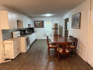 Cozy 3 4 BR Home Ideal for Family - 7