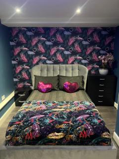 3 Bedroom Edinburgh Apartment - 6