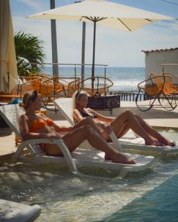 VUE by The Cabins - 0