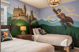 New 10-bedroom Luxury Retreat, Private Pool and Spa, Near Disney and Orlando - 6