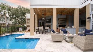 1blck to Beach Pool Firepit Outdoor Kitchen Game Room Pelican by AvantStay - 8