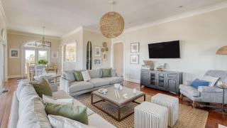 Haven by AvantStay Luxury Beachfront Home w Pool Gorgeous Patios - 3