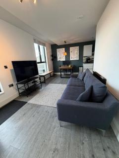 Stylish Penthouse In Moseley, Birmingham - 1