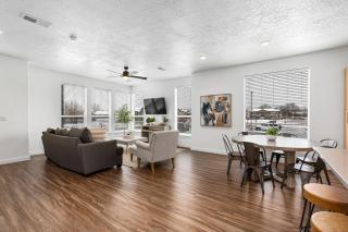 Classy Modern Townhome with Pool, Hot Tub and More! - 9