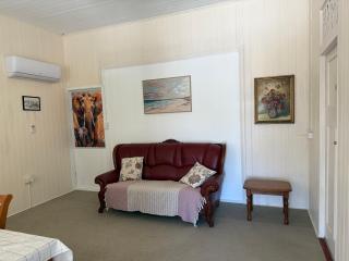 U4A upstairs ensuite room Home feel place - 0