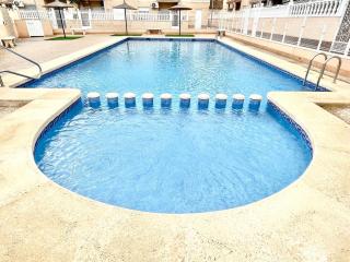 Family-friendly apartment with pool in the heart of Torrevieja - 1