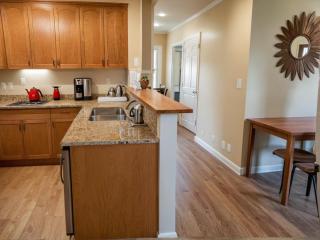 Resort-Style Family Getaway in Santa Monica - 4