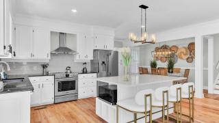 Southern Oasis by AvantStay 0.5mi Walk to the Beach Pool Patio Large Yard - 7