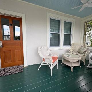 Quantico 3 BR SFH King Beds Game Room Walk to Train Station - 1