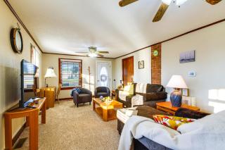 2 Mi to Stockton Lake Family Home with Grill - 8