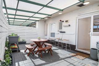 Belle Escapes - Henley Beach Retreat - 7