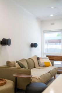 Belle Escapes - Henley Beach Retreat - 2