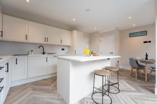 Modern High Spec Home - 2