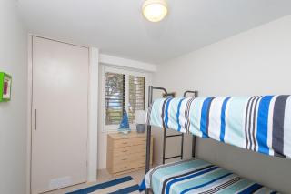 'Mistral Court' Beachside Apartment with Water Views - 4