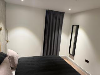 Modern 2BR Apartment in Piccadilly - 1