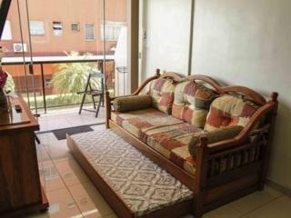 Apartamento novo com ampla sacada e piscinas - 9