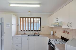 Pet Friendly in Port Elliot - 2