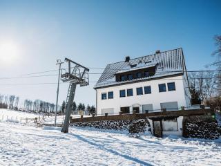 Q-Stall, Apartment 01 - 7