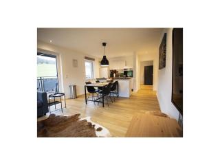 Q-Stall, Apartment 04 - 4