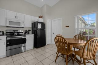 3 Bedrooms 2 Bathrooms Indian Creek 2559 Bc - 5