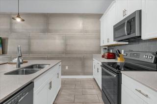 4 Bedrooms 3 Bathrooms Storey Lake 4820 Ls - 2