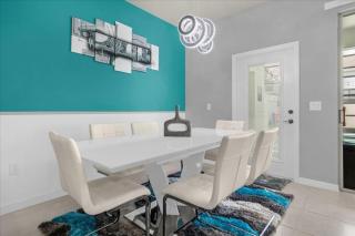 5 Bedroom 45 Baths Windsor Westside 2424 Td - 5