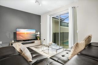 4 Bedroom 3 Bathroom Storey Lake 4821 Ml - 8