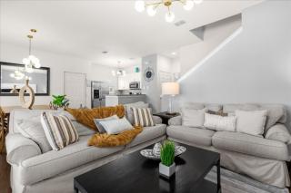 4 Bedrooms 3 Bathrooms Lucaya Village 21-101 - 9