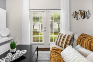 4 Bedrooms 3 Bathrooms Lucaya Village 21-101 - 7