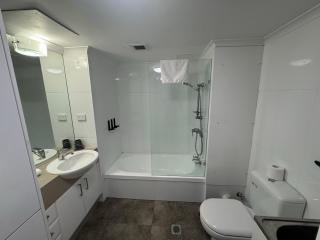 Aristocrat Apartments - 6