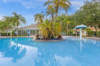 4 Bd 3 Ba Lucaya Village 26-108 - 8
