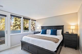 Prime Location, Modern Mountain Charm, Hot Tub, Sleeps 10, Close to Skiing and Dining! - 6