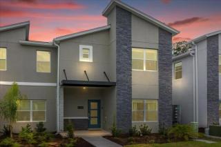 5 Bedrooms 4 Bathrooms Storey Lake 2469Rt - 0