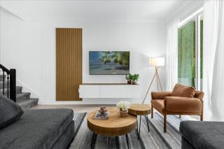 5 Bedrooms 4 Bathrooms Storey Lake 2469Rt - 7