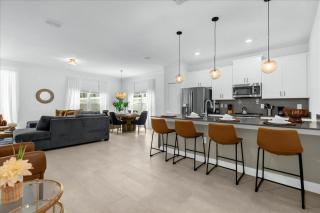 5 Bedrooms 4 Bathrooms Storey Lake 2469Rt - 3