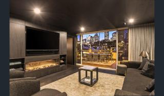 The Wharf Retreat 2 - 1