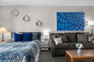 Top Floor Ocean View Suite - Sleeps Six - Pool & Hot Tub Access - 3