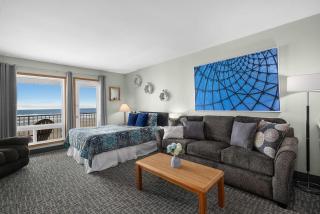Top Floor Ocean View Suite - Sleeps Six - Pool & Hot Tub Access - 5