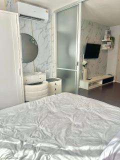 Dcreek 79 Modern chic condo near patong - 1