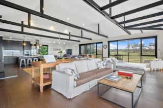 Hamptons on the Bay - 4