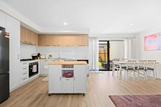 Modern 2BR Home in Wyndham Vale - 7